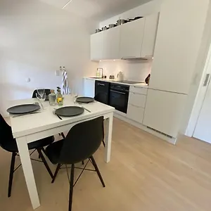 Apartment With Balcony, Free Parking W Elevator, Kopenhagen